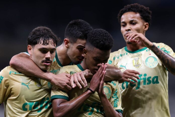 brasileirao:-palmeiras-vence-cruzeiro-e-mantem-vivo-sonho-do-tri