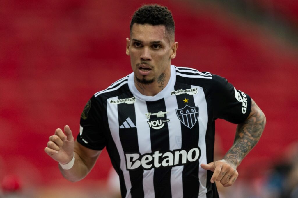 paulinho,-do-atletico-mg,-passa-por-cirurgia-em-fatura-por-estresse