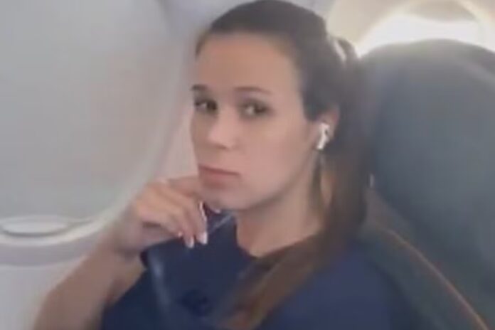 nao-foi-a-mae!-responsavel-por-confusao-em-aviao-finalmente-aparece