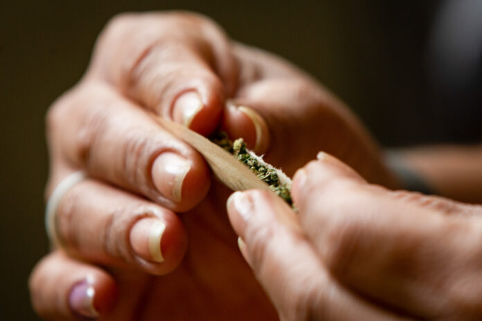 estudo:-uso-de-cannabis-de-alta-potencia-deixa-marca-distinta-no-dna