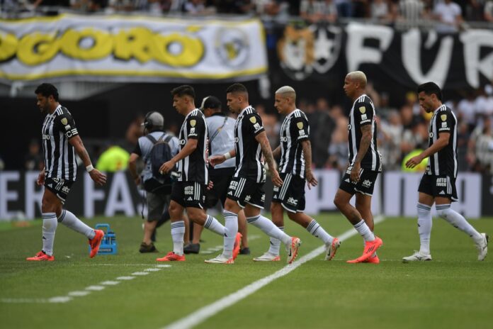 de-finalista-a-ameacado:-o-fim-de-temporada-melancolico-do-atletico-mg
