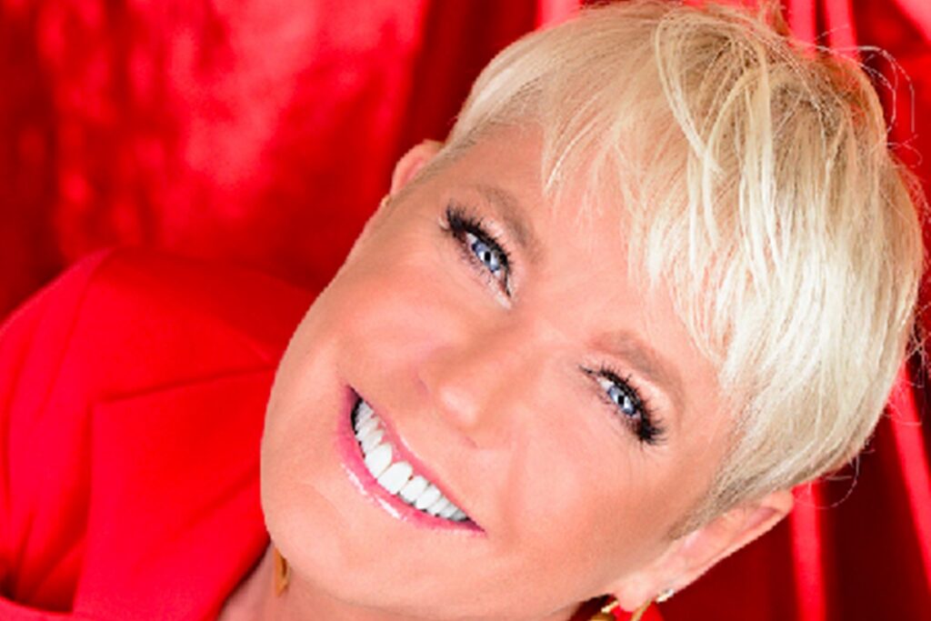 xuxa-e-piovani-sao-homenageadas-em-evento-contra-a-violencia-a-mulher