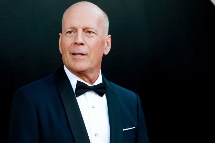 demi-moore,-ex-de-bruce-willis,-atualiza-estado-de-saude-do-ator