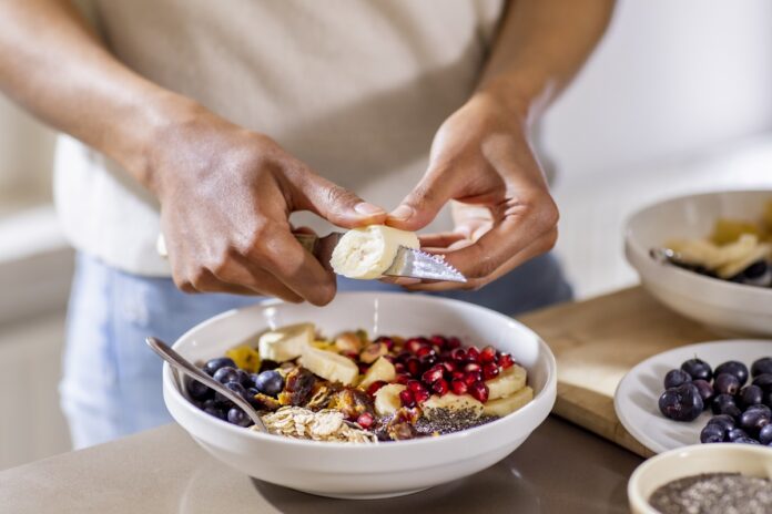 low-carb:-nutricionista-comenta-quem-pode-e-como-fazer-a-dieta