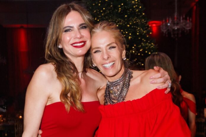 luciana-gimenez-e-adriane-galisteu-se-encontram-em-festa-de-natal