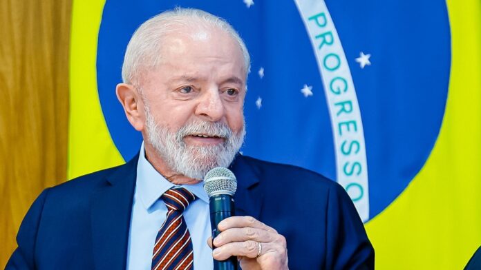 do-repouso-a-cirurgia-de-emergencia:-a-rotina-de-lula-apos-acidente-em-outubro