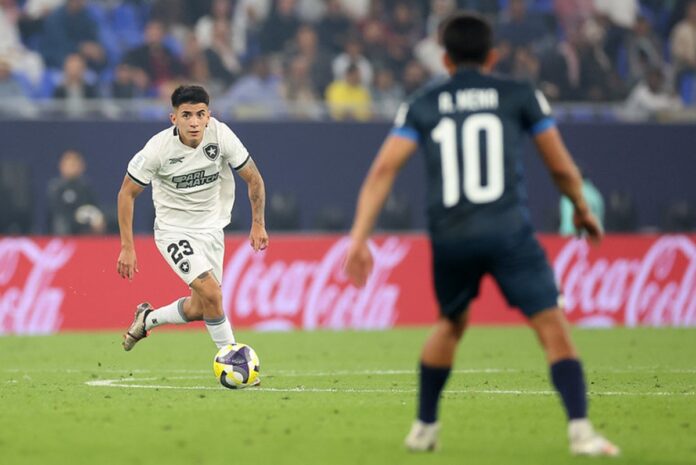 apos-derrota-no-intercontinental,-almada-anuncia-saida-do-botafogo