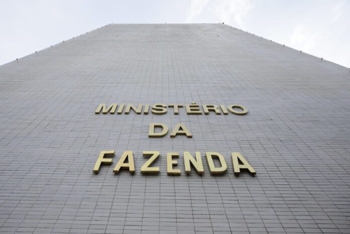 fazenda-defende-planos-a-e-b-do-corte-de-gastos,-mas-nao-descarta-mp
