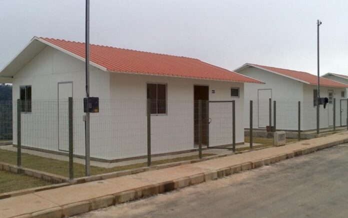 censo-do-ibge:-470-mil-pessoas-moram-em-casas-de-apenas-um-comodo