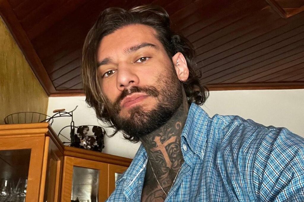 lucas-lucco-lembra-criticas-apos-gravar-com-pabllo:-“depressao-braba”