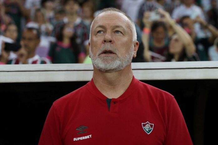 ele-fica!-mano-menezes-renova-com-o-fluminense-para-2025