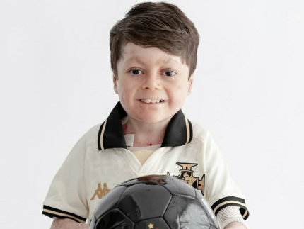pequeno-gui-e-eleito-o-torcedor-do-ano-pelo-fifa-the-best