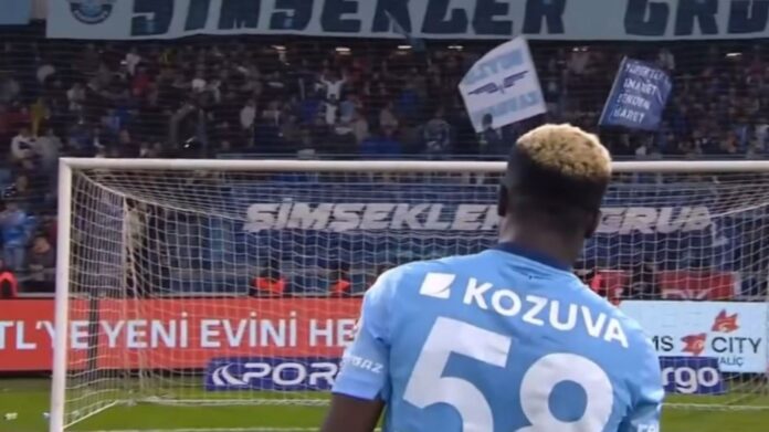 video:-torcida-consola-jogador-que-perdeu-irmao-durante-partida