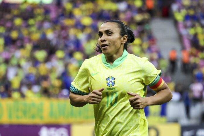 marta-conquista-premio-que-leva-seu-nome-no-fifa-the-best