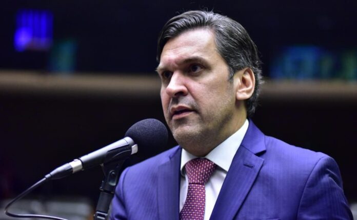 relator-ameniza-mudancas-no-bpc-e-exclui-fundo-constitucional-do-df-dos-cortes-de-gastos