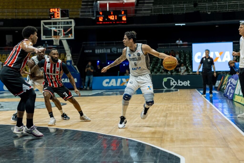 com-erro-no-fim,-brasilia-basquete-perde-a-segunda-seguida-em-casa