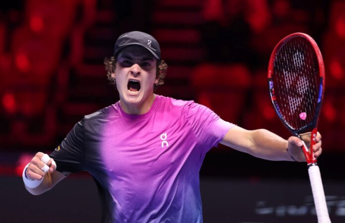 joao-fonseca-vira-sobre-americano-e-e-campeao-do-next-gen-atp-finals