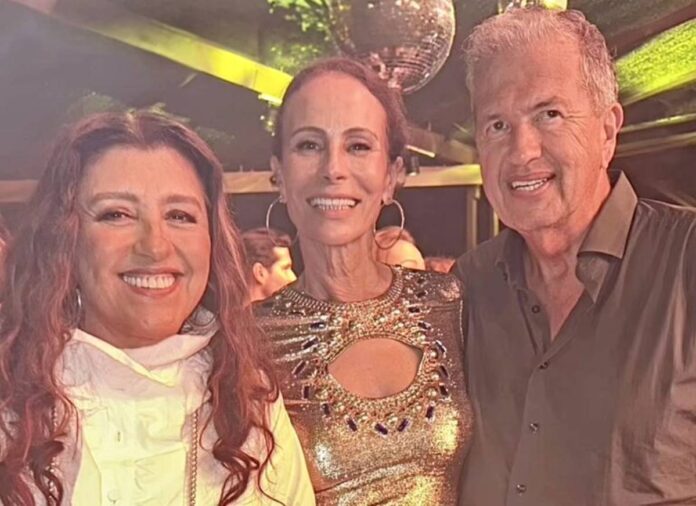 regina-case-prestigia-andrea-dellal-em-festa-de-70-anos