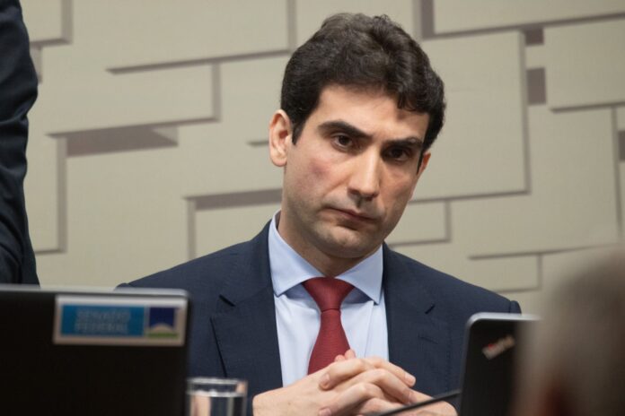 campos-neto-se-despede-e-gestao-galipolo-comeca-sob-o-peso-da-inflacao