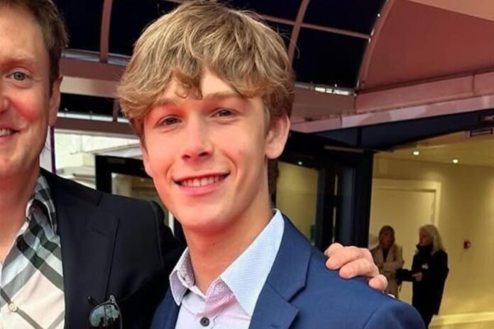 ator-de-16-anos-morre-apos-cair-de-veiculo-em-movimento
