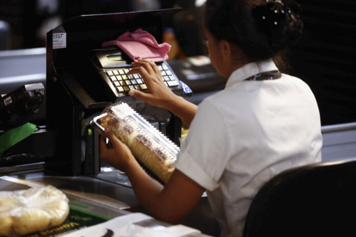 alimentacao-e-bebidas-ficaram-mais-caras-em-dezembro,-mostra-ibge