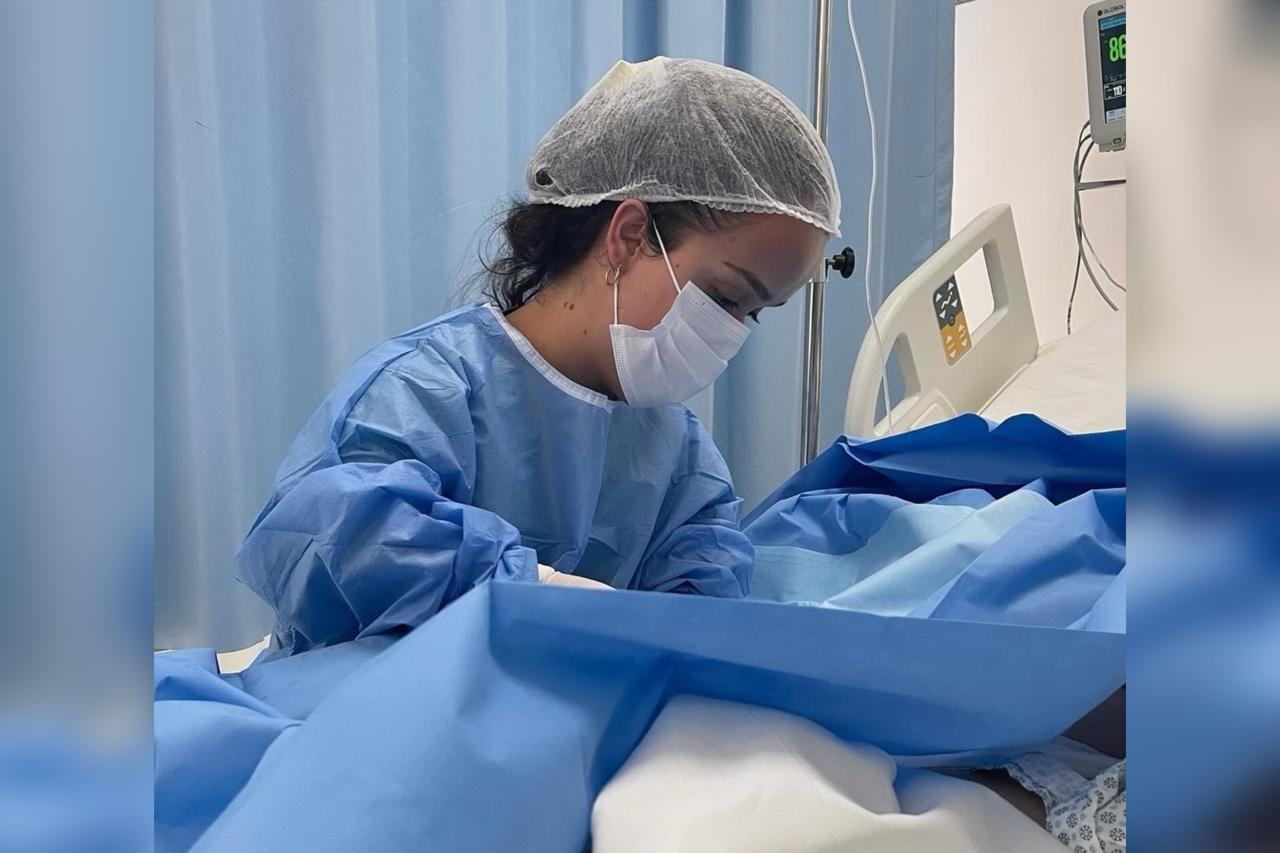 medica-com-nanismo-conta-desafios-vividos-na-carreira