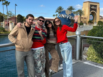 bruna-marquezine,-joao-guilherme,-sasha-e-joao-lucas-curtem-parques-em-orlando-juntos