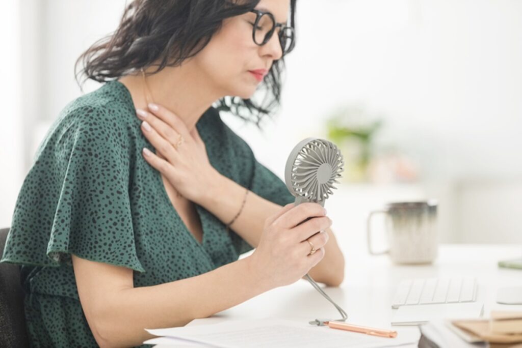 xo,-calor!-veja-6-formas-de-aliviar-os-sintomas-da-menopausa-no-verao
