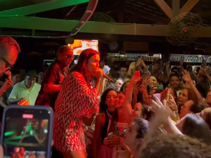 ivete-sangalo-canta-de-surpresa-em-bar-na-bahia-e-surpreende-publico
