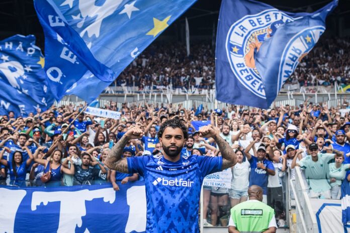 “de-coracao-e-alma”,-declara-gabigol-em-chegada-ao-cruzeiro