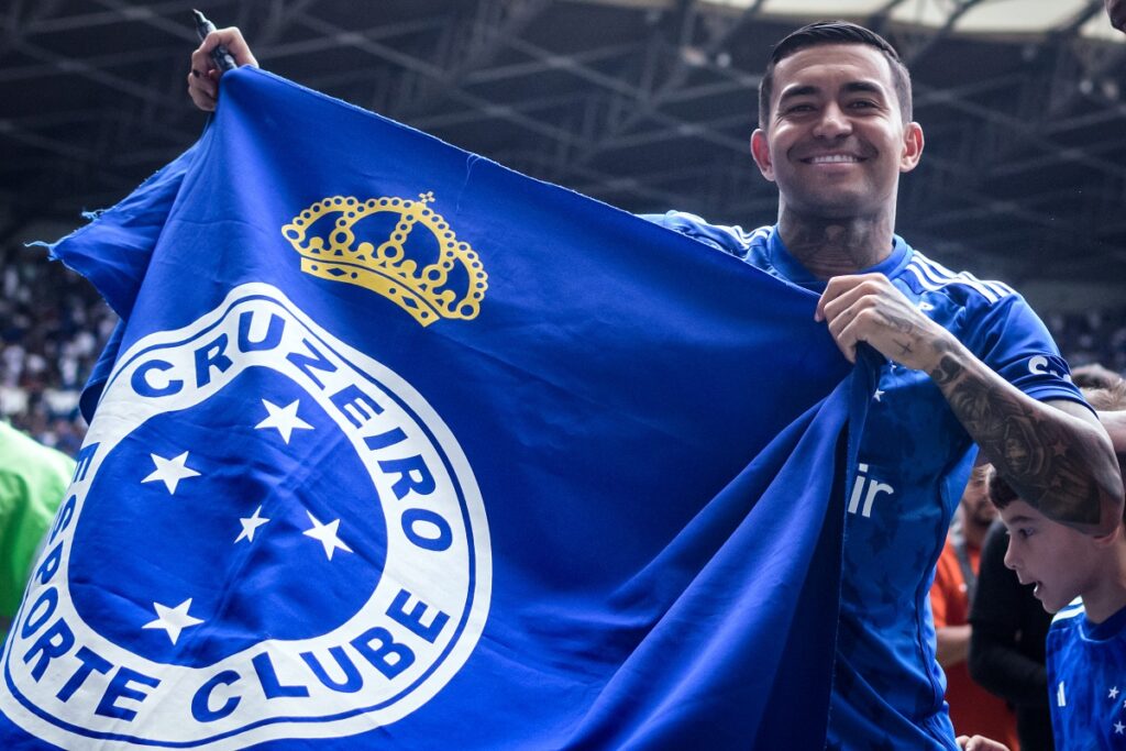 revelado-pelo-cruzeiro,-dudu-volta-ao-clube-em-busca-de-titulos