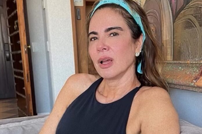 apos-video-polemico,-atriz-nega-beijo-em-luciana-gimenez;-assista
