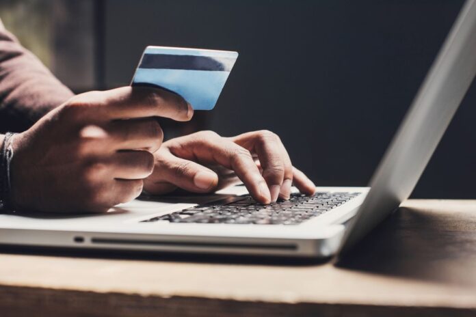 empresta-ou-divide-cartao-de-credito?-entenda-riscos-para-contribuinte