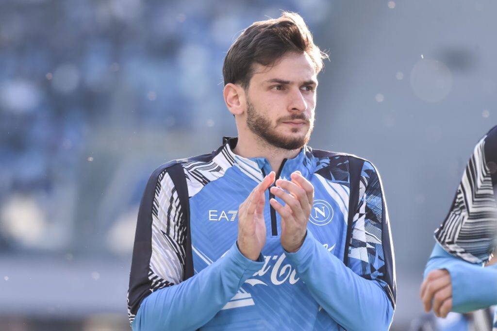 astro-do-napoli-tem-acordo-encaminhado-com-psg.-confira