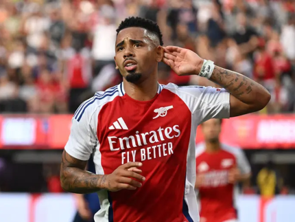 fora-da-temporada-por-lesao,-gabriel-jesus-e-mais-um-jogador-a-romper-ligamentos-do-joelho