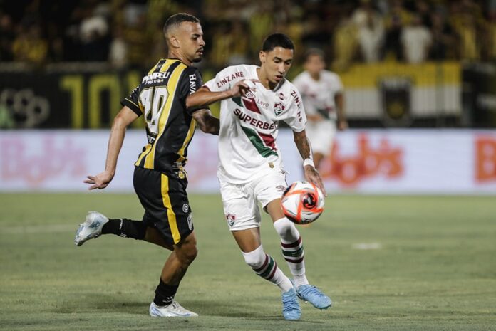 com-golaco-no-final,-fluminense-e-derrotado-pelo-volta-redonda