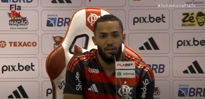flamengo-apresenta-atacante-juninho-antes-de-jogao-no-df