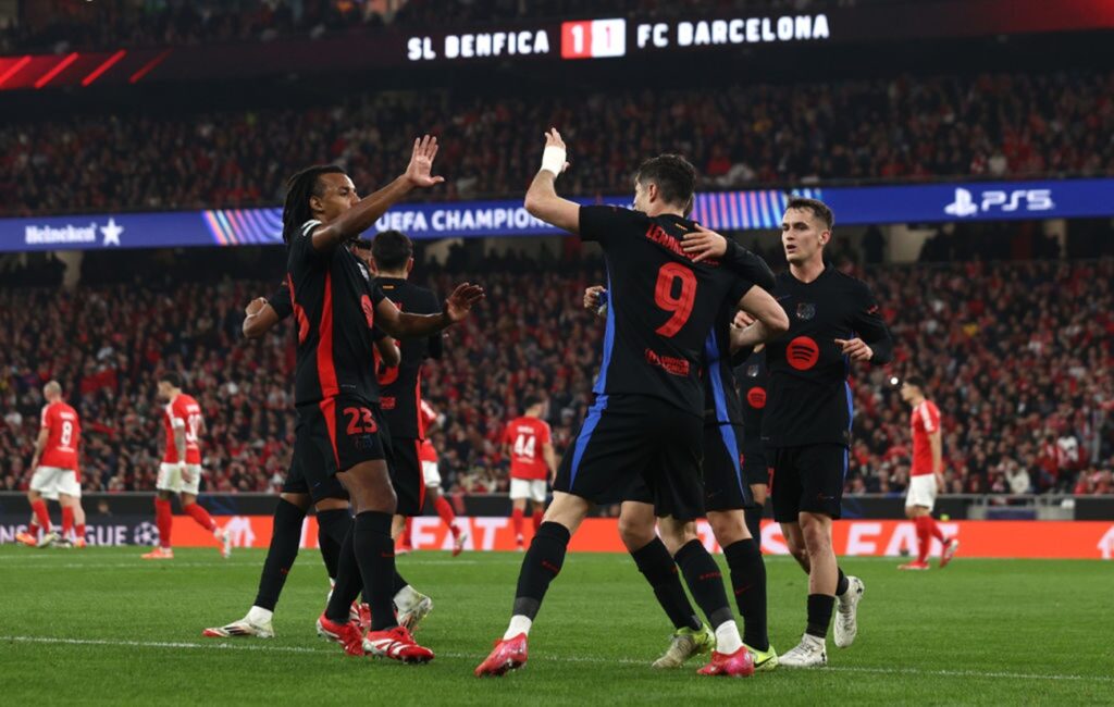 barcelona-aplica-virada-historica-contra-benfica-e-vence-na-champions