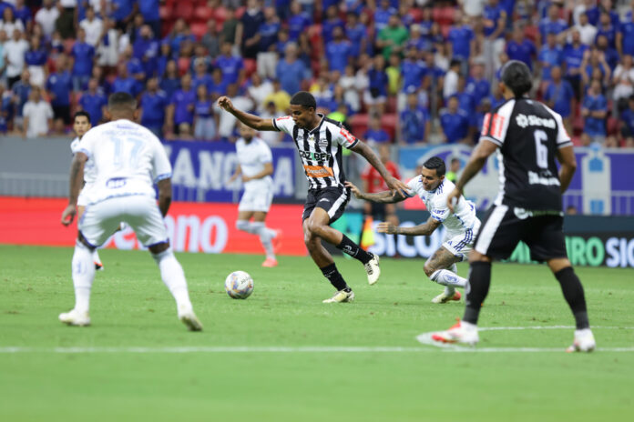 cruzeiro-encara-o-athletic-pelo-campeonato-mineiro-em-brasilia
