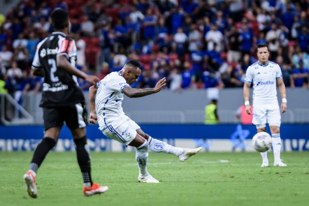 polivalente,-marquinhos-e-arma-do-cruzeiro-contra-itabirito-em-bh