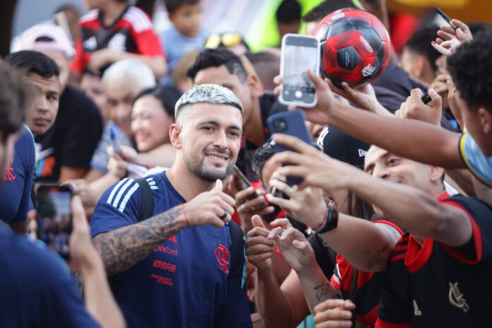 flamengo-desembarca-em-brasilia,-onde-encara-o-volta-redonda