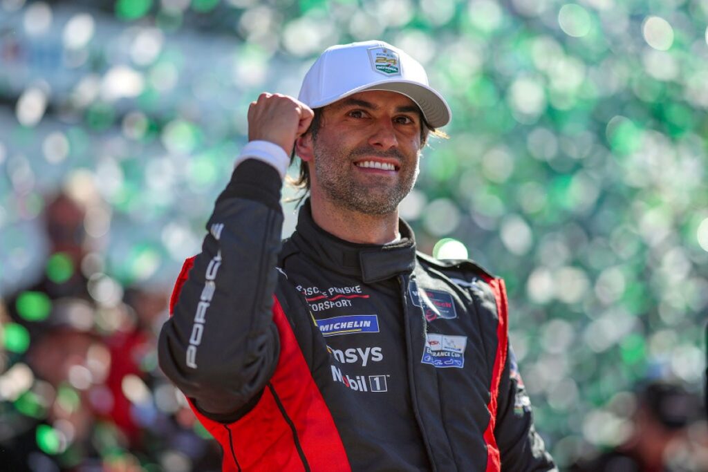 felipe-nasr-vence-24-horas-de-daytona-com-ultrapassagem-emocionante