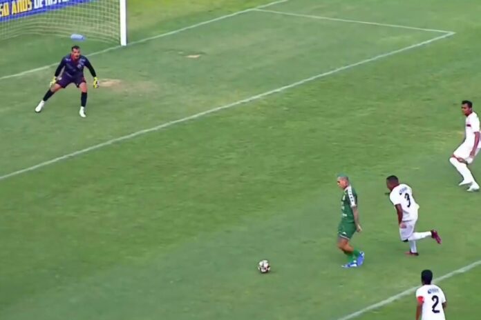 arbitro-marca-penalti-bizarro-e-gama-vence-legiao