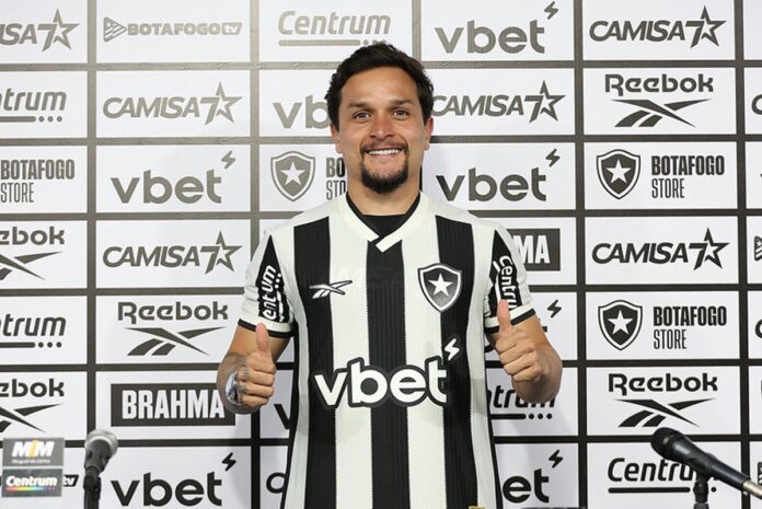 artur-e-apresentado-no-botafogo-e-projeta-final-com-flamengo:-“sonho”