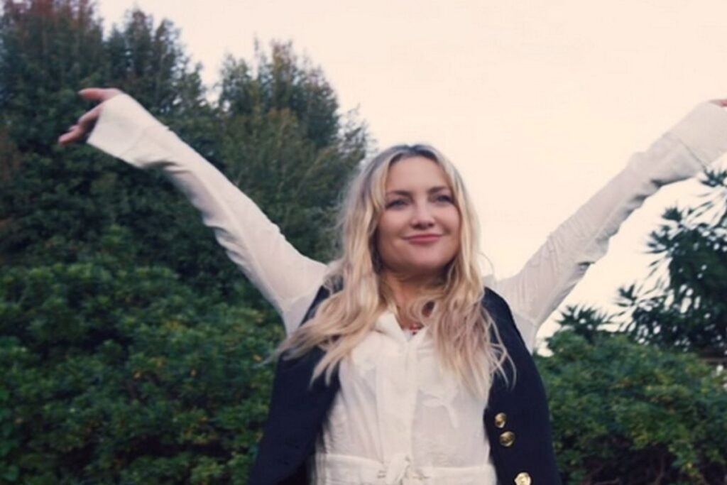 kate-hudson-abre-o-coracao-sobre-os-incendios:-‘dia-muito-intenso’
