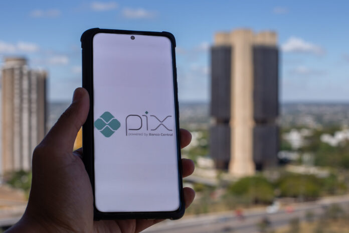 apos-fake-news,-transacoes-por-pix-se-aproximam-da-estabilidade