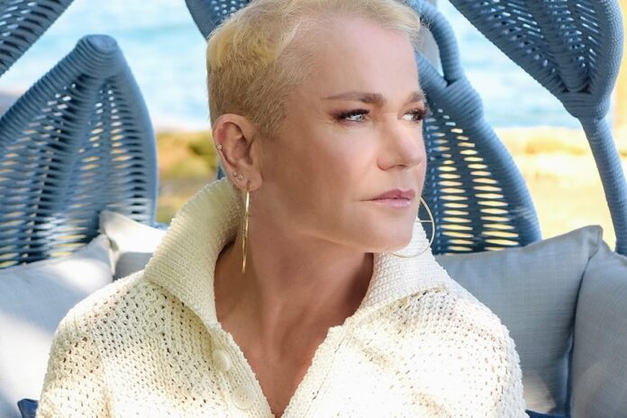 entenda-por-que-xuxa-revelou-ter-vontade-de-raspar-os-cabelos