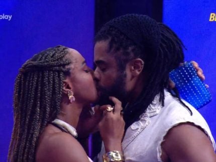 finalmente!-aline-e-diogo-dao-o-primeiro-beijo-do-bbb25