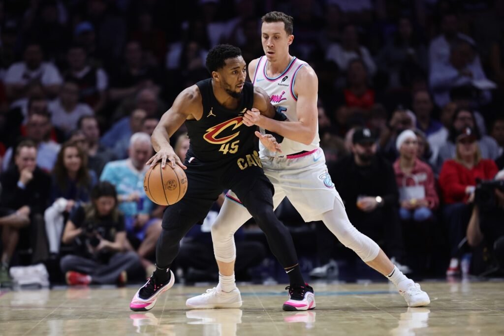 cavaliers-lideram-do-comeco-ao-fim-e-batem-heat-fora-de-casa