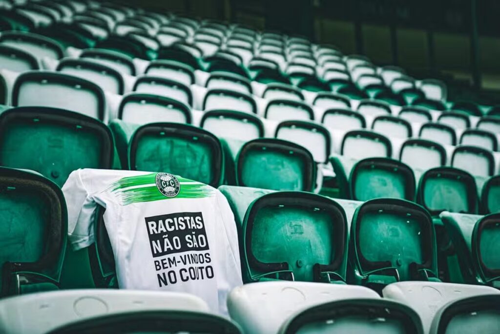 coritiba-estampara-frase-antirracista-em-camisa-em-jogo-do-estadual